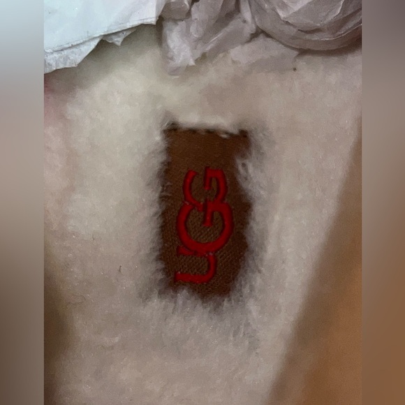 UGG®
Brecken
Waterproof
Lace-Up Boot (Women)
New with out box - Picture 8 of 15